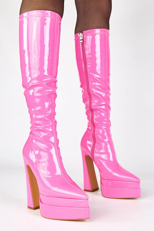 Różowe kozaki na słupku lakierowane z...