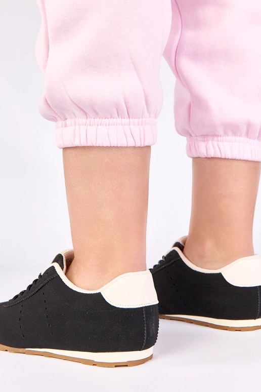 Czarne sneakersy z białym akcentem Birna