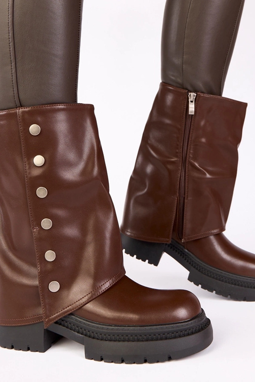 Czekoladowe botki z wywiniętą...