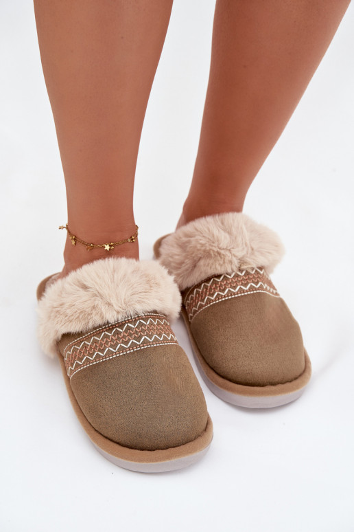 Women's slippers with fur and embroidery green Devianne