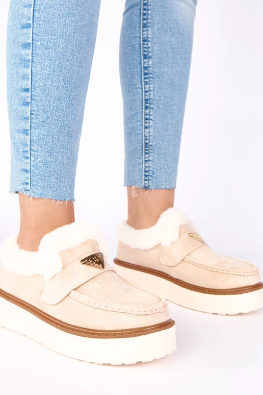 Jasnobeżowe mokasyny ocieplane...