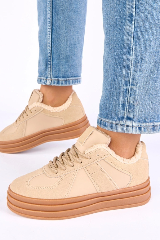 Beżowe sneakersy ocieplane futerkiem...