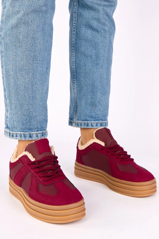 Bordowe sneakersy ocieplane futerkiem...