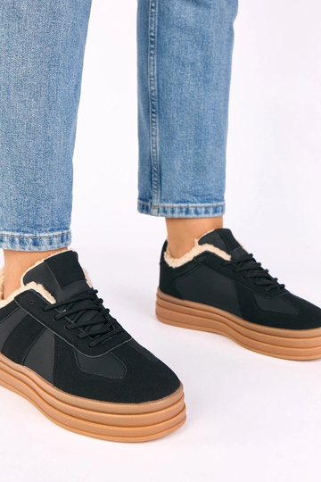 Czarne sneakersy ocieplane...