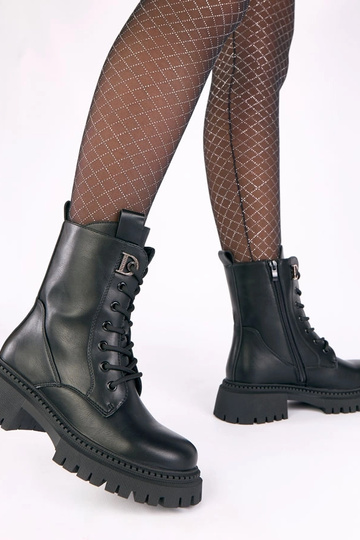 Czarne botki  na platformie... 2