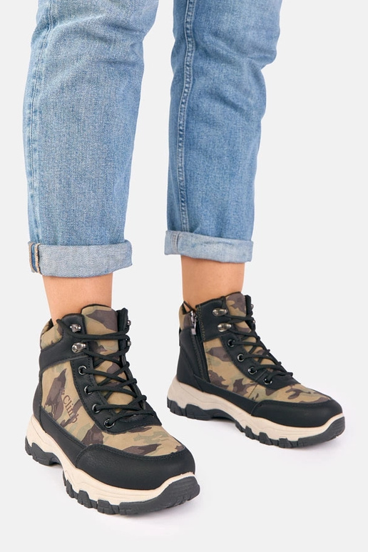 Czarne trapery na platformie z...