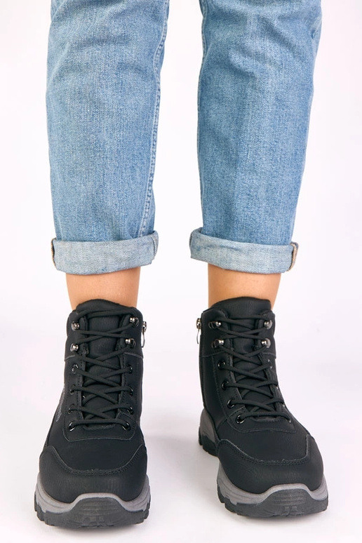 Czarne trapery na platformie Louie