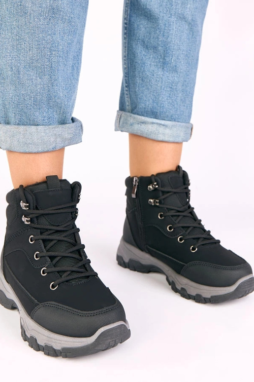 Czarne trapery na platformie Briana