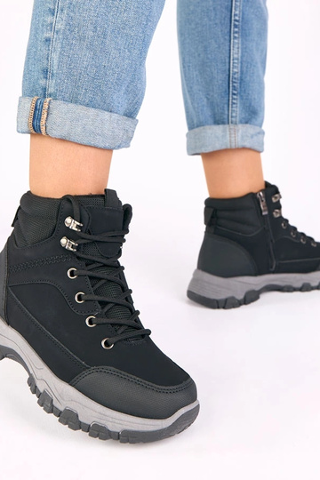 Czarne trapery na... 2