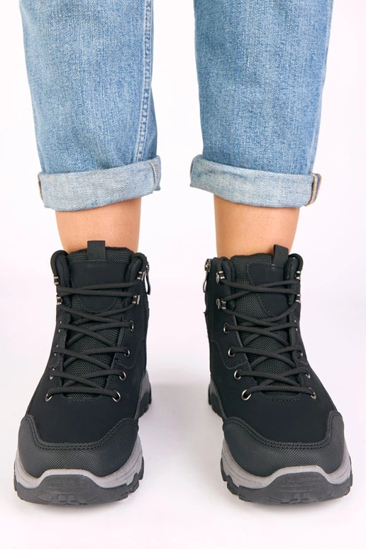 Czarne trapery na platformie Briana