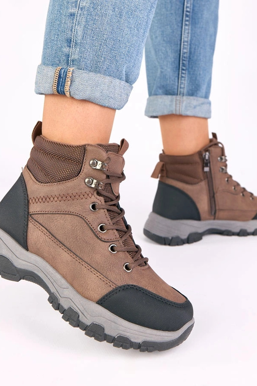 Brązowe trapery na platformie Briana