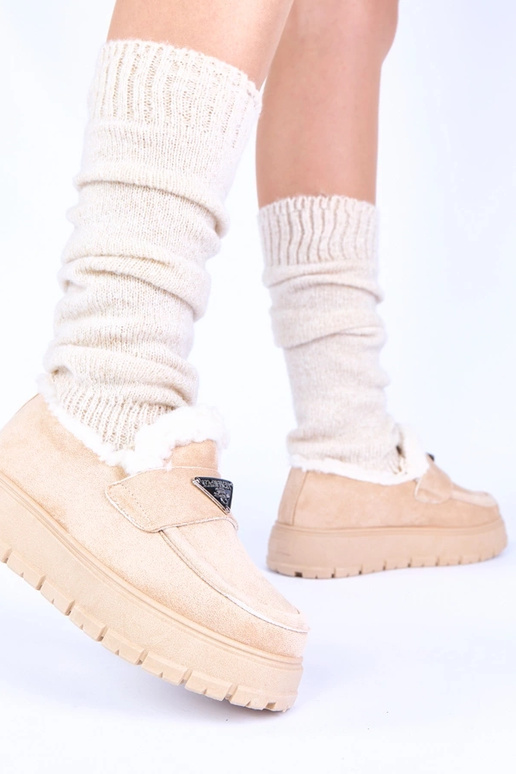 Jasnobeżowe mokasyny na platformie...