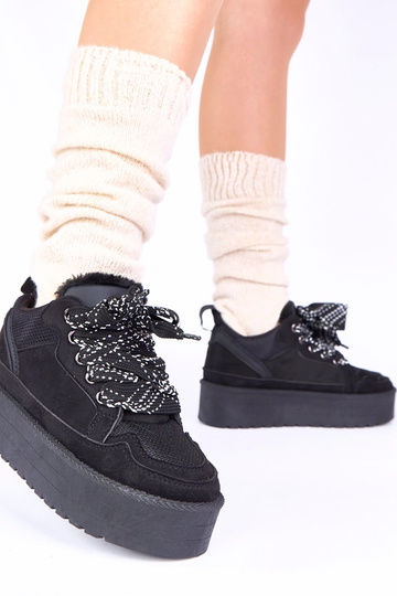 Czarne sneakersy na platformie z ozdobną sznurówką Sesuna 2