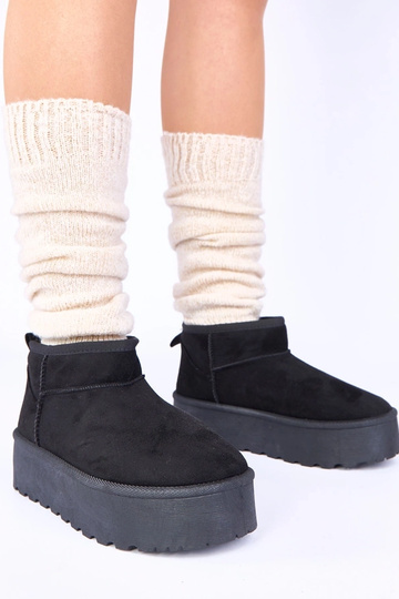 Czarne śniegowce na...