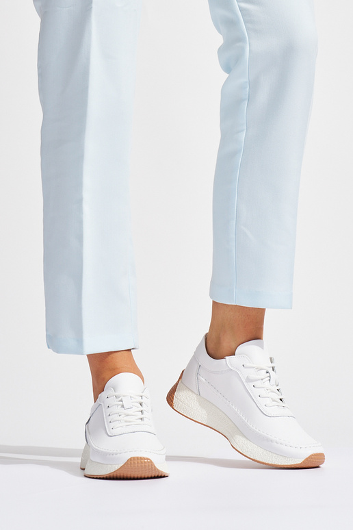 INomens leather Inhite color sneakers