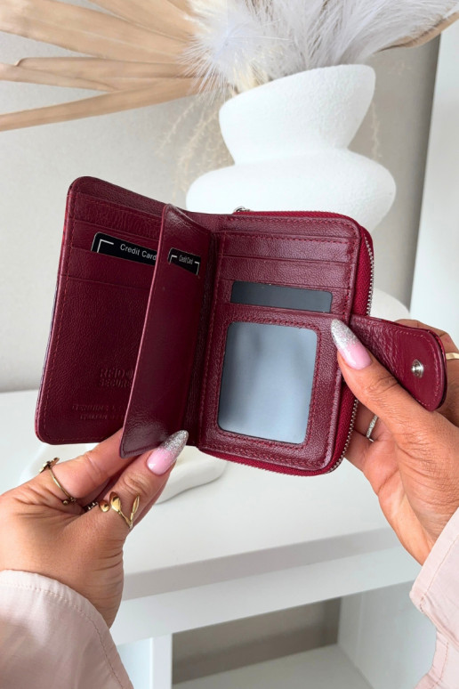 Lacquered Women's Wallet with Small Red Details Luretta