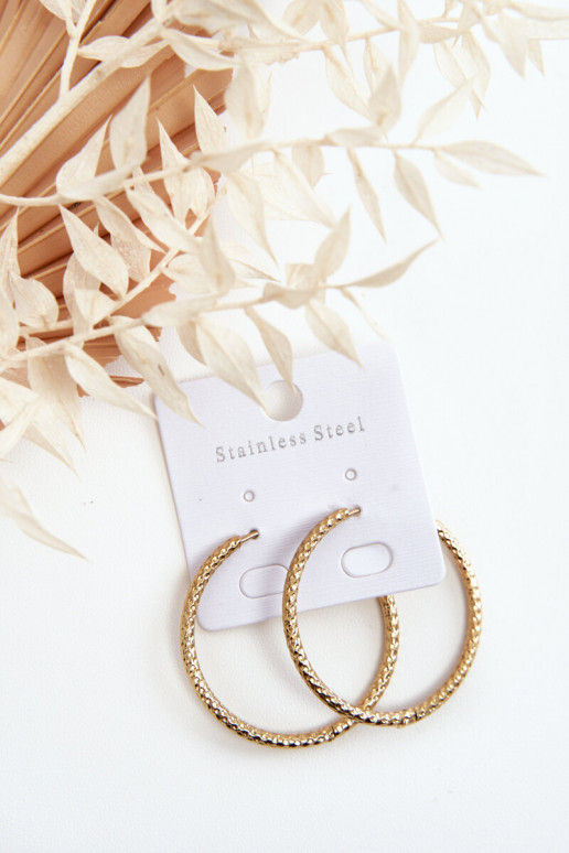Fashionable earrings in the shape of a circle gold