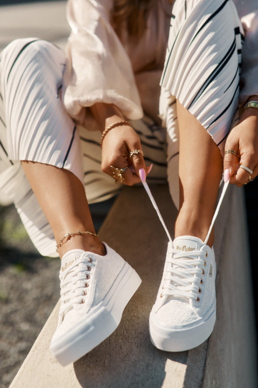 Trampki DamskiewithKoronką Lee Cooper LCW-25-31-3438L Białe