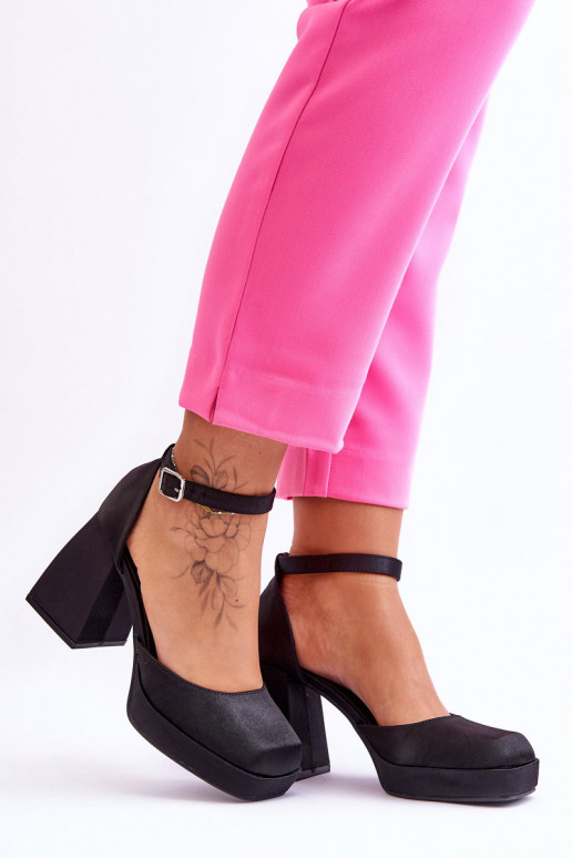 Fashionable Pumps On Massive Heels Black Sandia