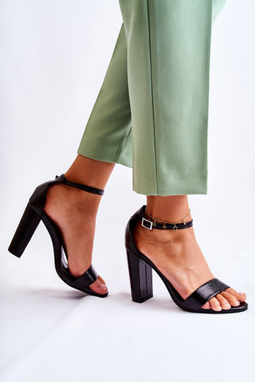 Classic Leather Sandals On A Bar Black Sallen 2