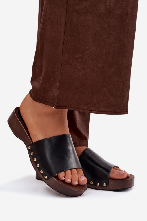 Klapki Damskie Ze Złotymi Ćwiekami Czarne Terissa