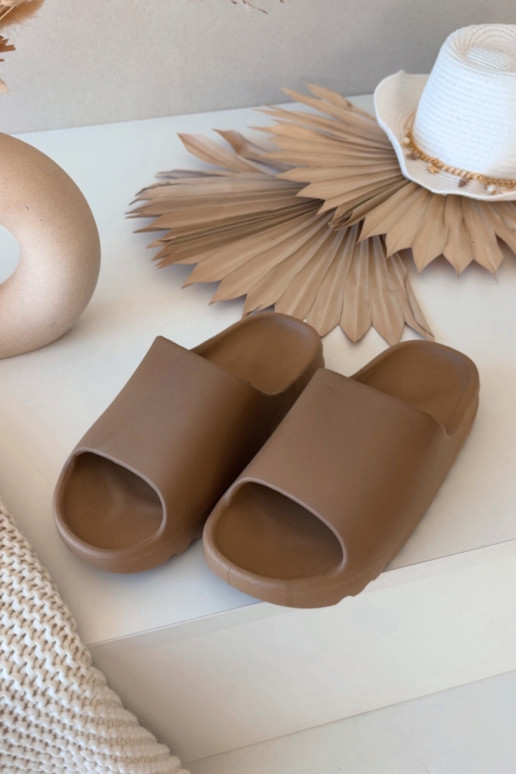 Women's slippers on platform brown Olyria