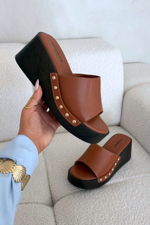 Women's Slip-ons with Platform with Golden Buckles Camel Arionne