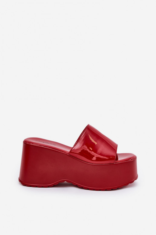 Lacquered Women's Slippers On Platform And Wedge Red Nellevia