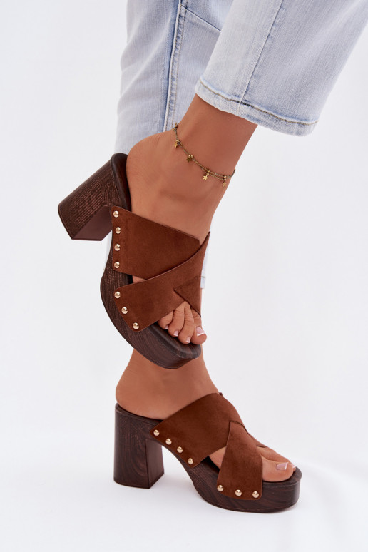 Klapki Damskie Na Słupku Ze Złotymi Ćwiekami Camel Nerelle