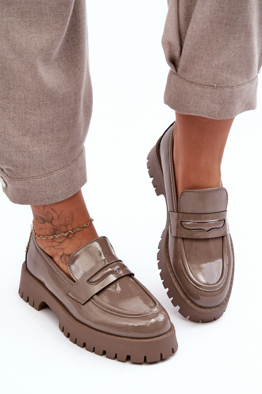 Lacquered Loafers on Flat Heel Beige Jannah