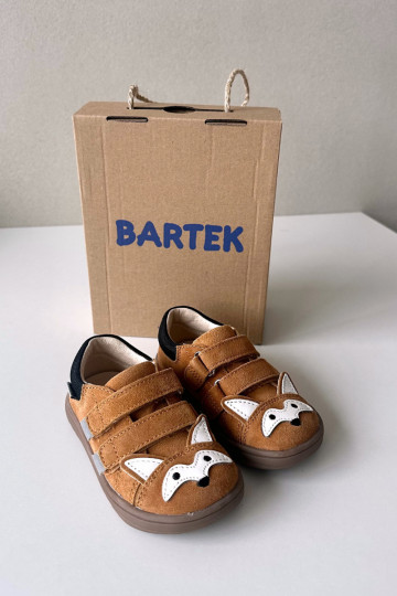 Barefoot   Lisa Bartek 8600563 2