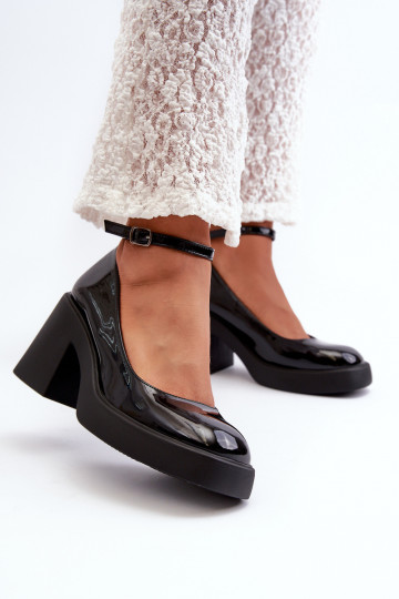 Black Patent Leather Pumps on Chunky Heel by Effiba 2