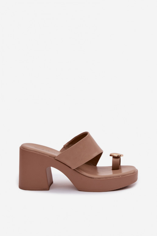   Słupkoym Obcasie Ze m Detalem  Sinora