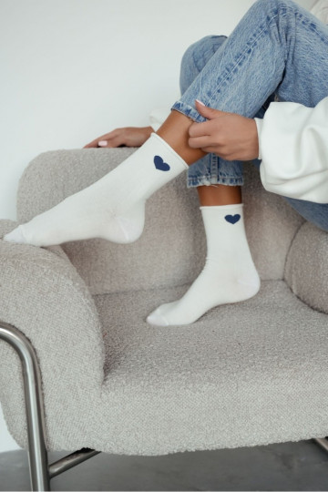 Women's Ecru Comfortable Non-Restrictive Socks With Navy Heart