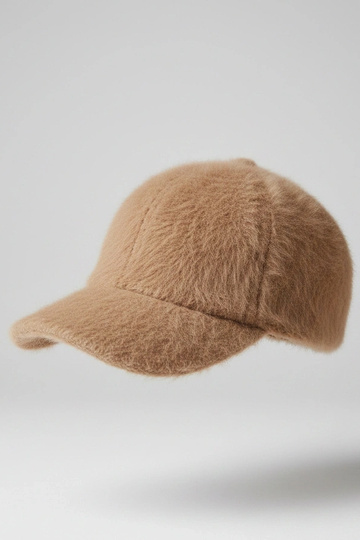 Brązowa czapka z daszkiem...