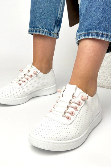 Białe wsuwane tenisówki... 2