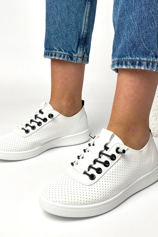 Białe wsuwane tenisówki perforowane...