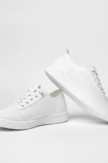 Białe wsuwane tenisówki... 2