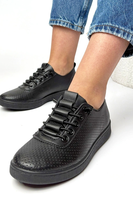 Czarne wsuwane tenisówki perforowane...