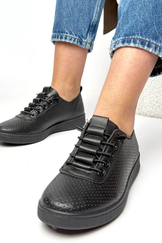 Czarne wsuwane tenisówki perforowane...