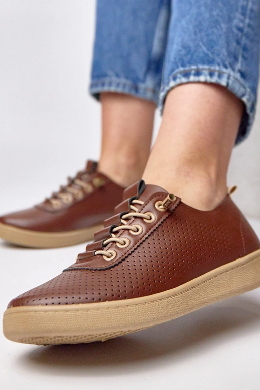 Brązowe wsuwane tenisówki perforowane...