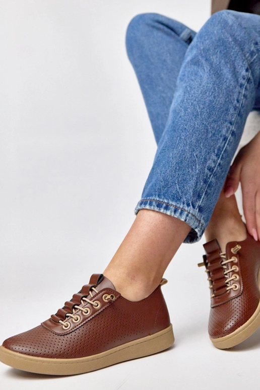 Brązowe wsuwane tenisówki perforowane...