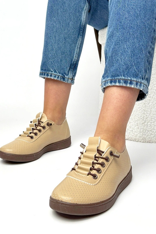 Beżowe wsuwane tenisówki perforowane...