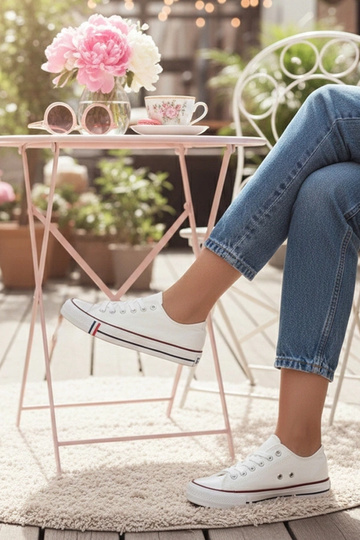 Białe casualowe trampki Manon