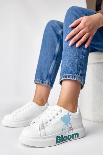 Białe sneakersy na...