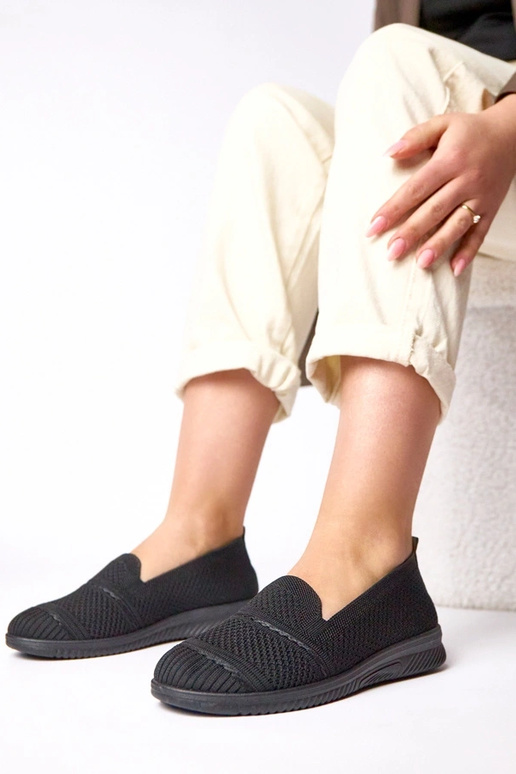 Czarne wsuwane materiałowe tenisówki...