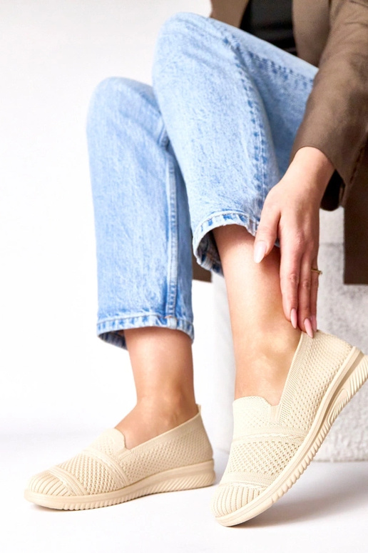 Beżowe wsuwane materiałowe tenisówki...