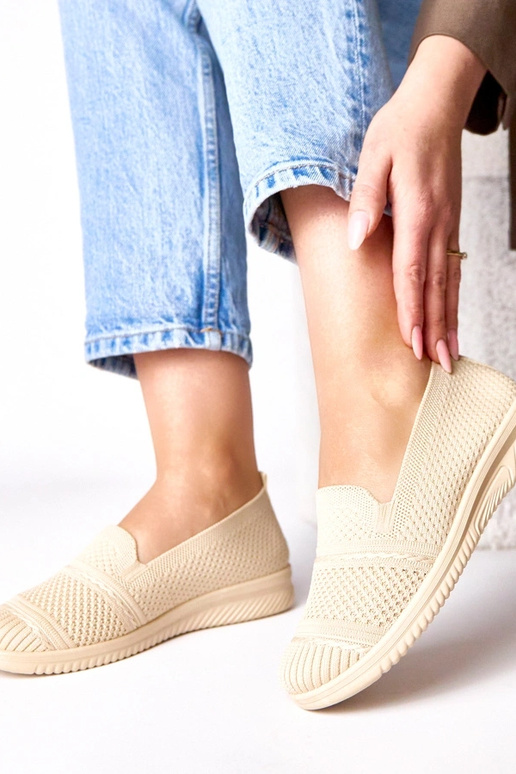 Beżowe wsuwane materiałowe tenisówki...