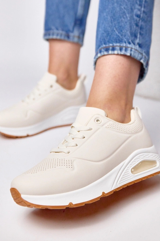 Beżowe sneakersy na grubej podeszwie...