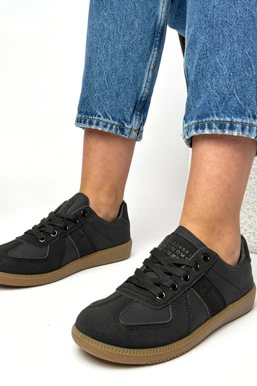 Czarne sneakersy na platformie Valentine